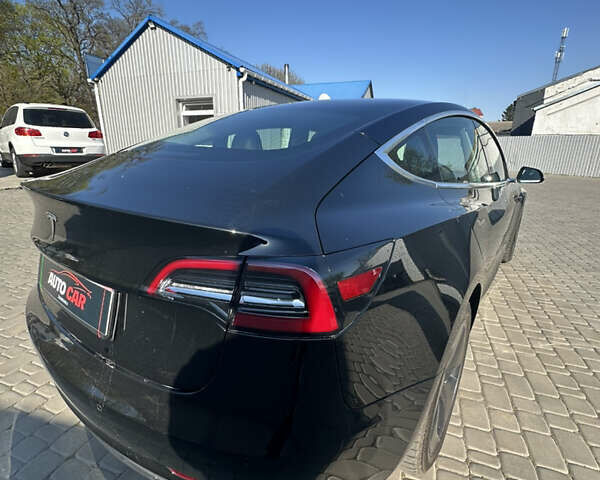 Черный Тесла Модель 3, объемом двигателя 0 л и пробегом 167 тыс. км за 16200 $, фото 1 на Automoto.ua