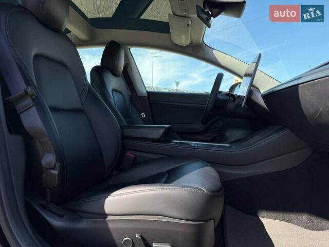 Черный Тесла Модель 3, объемом двигателя 0 л и пробегом 89 тыс. км за 15990 $, фото 11 на Automoto.ua
