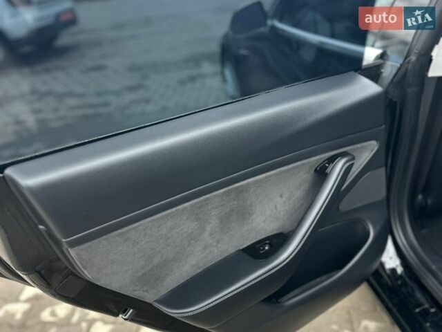 Черный Тесла Модель 3, объемом двигателя 0 л и пробегом 120 тыс. км за 19999 $, фото 6 на Automoto.ua