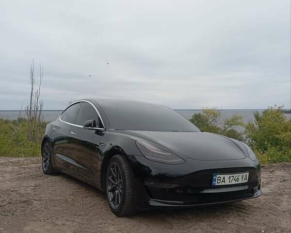 Черный Тесла Модель 3, объемом двигателя 0 л и пробегом 90 тыс. км за 16500 $, фото 1 на Automoto.ua
