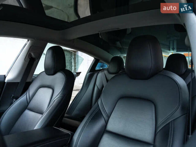 Тесла Модель 3 2020 у Одесі на Automoto.ua Чорний Тесла Модель 3, об'ємом двигуна 0 л та пробігом 134 тис. км за 13000 $, фото 11 на Automoto.ua