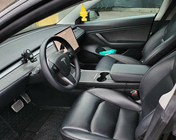 Черный Тесла Модель 3, объемом двигателя 0 л и пробегом 250 тыс. км за 17499 $, фото 15 на Automoto.ua