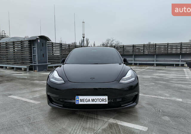 Черный Тесла Модель 3, объемом двигателя 0 л и пробегом 64 тыс. км за 22990 $, фото 1 на Automoto.ua