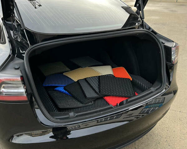 Чорний Тесла Модель 3, об'ємом двигуна 0 л та пробігом 165 тис. км за 17400 $, фото 32 на Automoto.ua