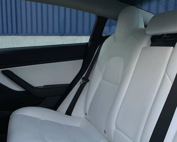 Чорний Тесла Модель 3, об'ємом двигуна 0 л та пробігом 103 тис. км за 19000 $, фото 22 на Automoto.ua