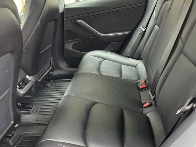 Чорний Тесла Модель 3, об'ємом двигуна 0 л та пробігом 68 тис. км за 16628 $, фото 4 на Automoto.ua