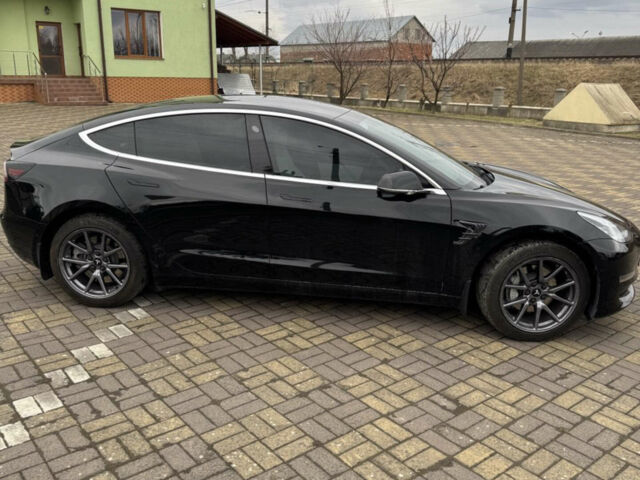 Чорний Тесла Модель 3, об'ємом двигуна 0 л та пробігом 117 тис. км за 18200 $, фото 2 на Automoto.ua