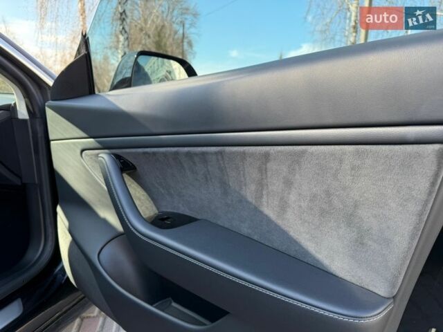 Черный Тесла Модель 3, объемом двигателя 0 л и пробегом 123 тыс. км за 18999 $, фото 48 на Automoto.ua
