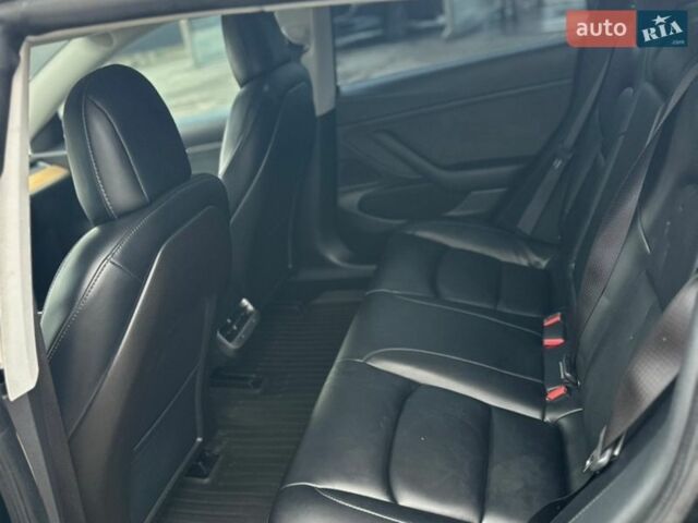 Черный Тесла Модель 3, объемом двигателя 0 л и пробегом 120 тыс. км за 19999 $, фото 5 на Automoto.ua