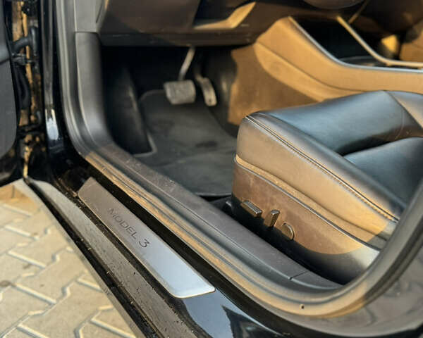 Чорний Тесла Модель 3, об'ємом двигуна 0 л та пробігом 180 тис. км за 18000 $, фото 14 на Automoto.ua