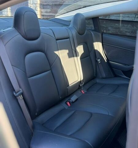 Чорний Тесла Модель 3, об'ємом двигуна 0 л та пробігом 34 тис. км за 17000 $, фото 16 на Automoto.ua