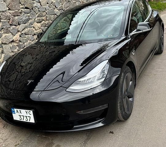 Чорний Тесла Модель 3, об'ємом двигуна 0 л та пробігом 55 тис. км за 18500 $, фото 1 на Automoto.ua