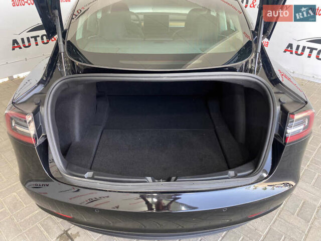 Тесла Модель 3 2020 в Львове на Automoto.ua Черный Тесла Модель 3, объемом двигателя 0 л и пробегом 50 тыс. км за 21950 $, фото 4 на Automoto.ua