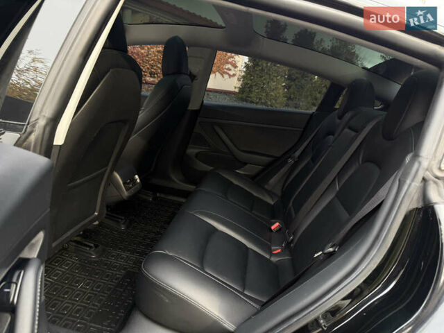 Чорний Тесла Модель 3, об'ємом двигуна 0 л та пробігом 100 тис. км за 15500 $, фото 32 на Automoto.ua