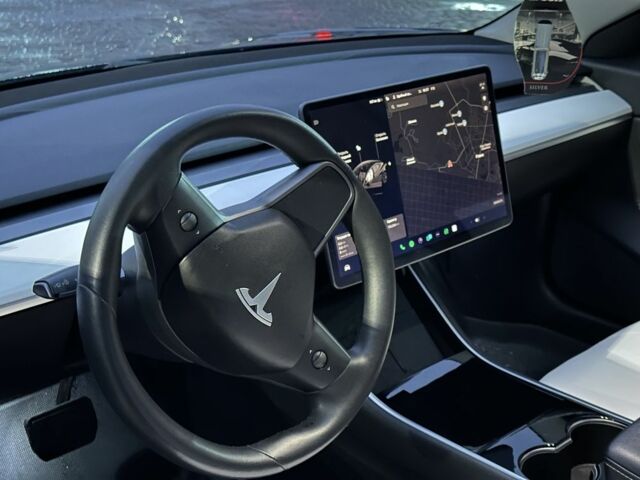 Чорний Тесла Модель 3, об'ємом двигуна 0 л та пробігом 120 тис. км за 13999 $, фото 10 на Automoto.ua