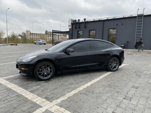 Тесла Модель 3 2020 в Кривом Роге на Automoto.ua Черный Тесла Модель 3, объемом двигателя 0 л и пробегом 159 тыс. км за 19000 $, фото 2 на Automoto.ua