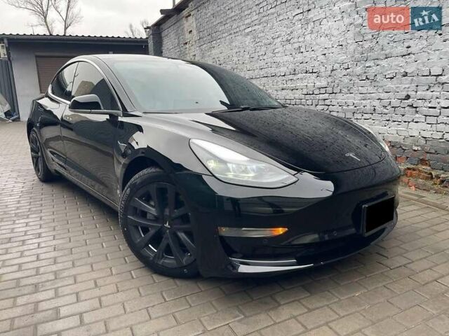 Черный Тесла Модель 3, объемом двигателя 0 л и пробегом 70 тыс. км за 21500 $, фото 41 на Automoto.ua