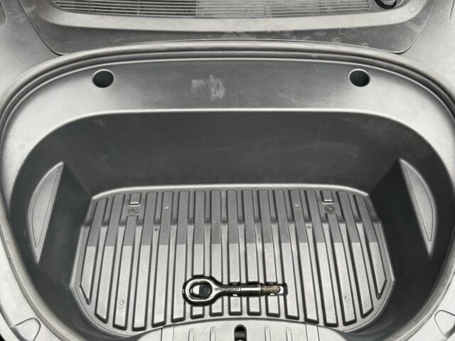 Чорний Тесла Модель 3, об'ємом двигуна 0 л та пробігом 173 тис. км за 20000 $, фото 22 на Automoto.ua