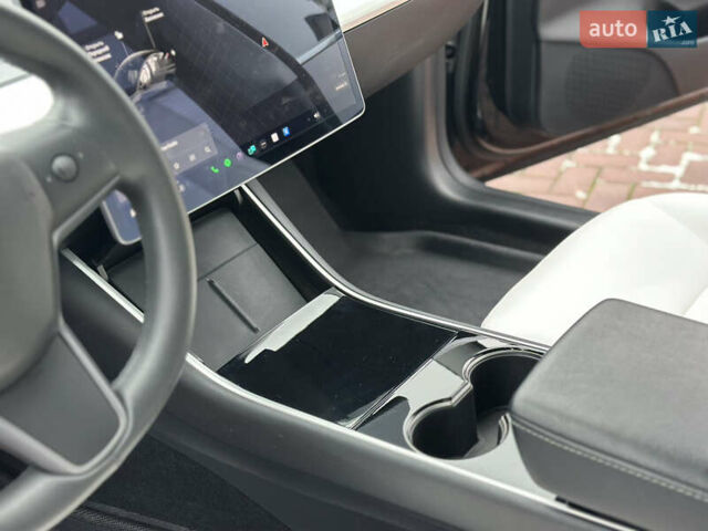 Черный Тесла Модель 3, объемом двигателя 0 л и пробегом 119 тыс. км за 15200 $, фото 20 на Automoto.ua