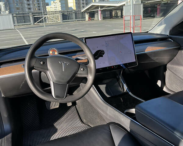 Черный Тесла Модель 3, объемом двигателя 0 л и пробегом 120 тыс. км за 17000 $, фото 9 на Automoto.ua