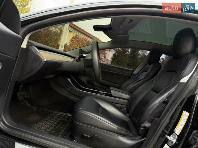 Чорний Тесла Модель 3, об'ємом двигуна 0 л та пробігом 100 тис. км за 15500 $, фото 28 на Automoto.ua