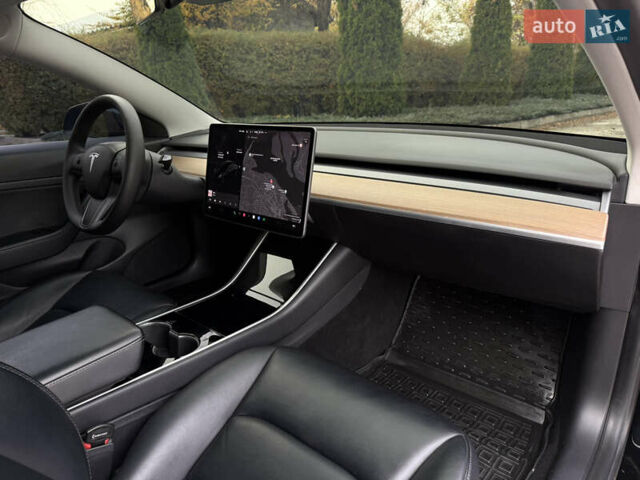 Чорний Тесла Модель 3, об'ємом двигуна 0 л та пробігом 100 тис. км за 15500 $, фото 44 на Automoto.ua