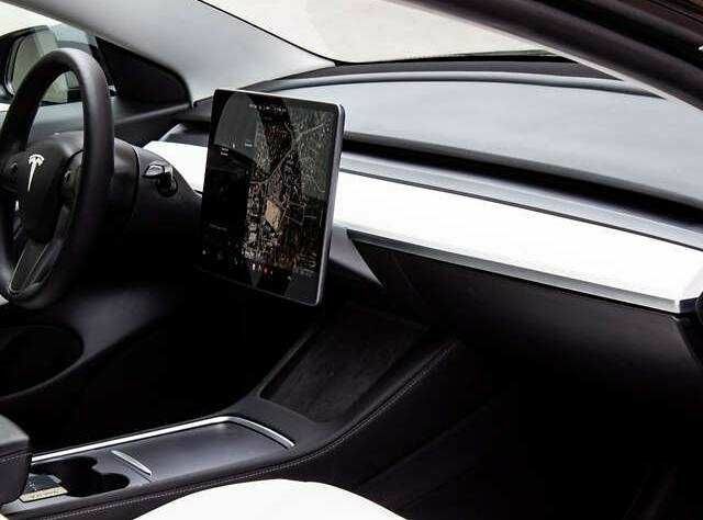 Чорний Тесла Модель 3, об'ємом двигуна 0 л та пробігом 98 тис. км за 17500 $, фото 21 на Automoto.ua