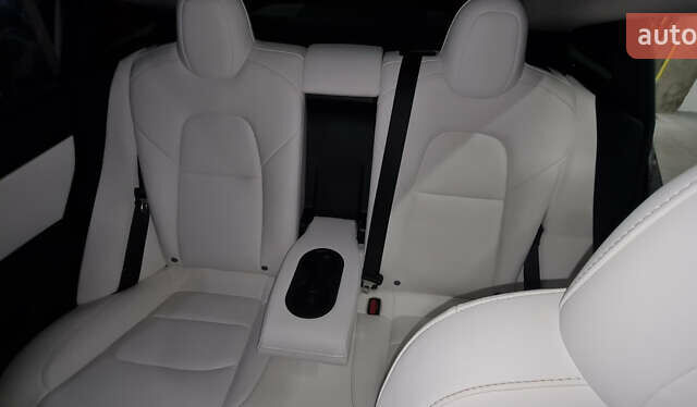 Черный Тесла Модель 3, объемом двигателя 0 л и пробегом 30 тыс. км за 16500 $, фото 17 на Automoto.ua