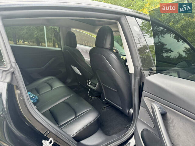 Чорний Тесла Модель 3, об'ємом двигуна 0 л та пробігом 82 тис. км за 19999 $, фото 19 на Automoto.ua