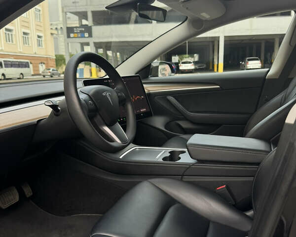 Черный Тесла Модель 3, объемом двигателя 0 л и пробегом 58 тыс. км за 25700 $, фото 7 на Automoto.ua