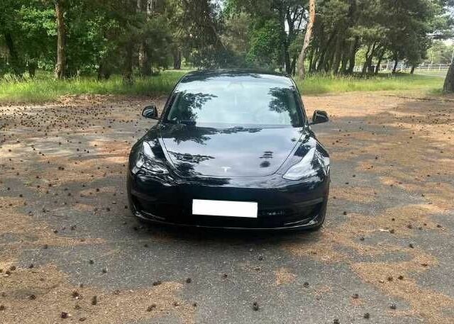 Чорний Тесла Модель 3, об'ємом двигуна 0 л та пробігом 90 тис. км за 14600 $, фото 1 на Automoto.ua