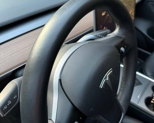 Чорний Тесла Модель 3, об'ємом двигуна 0 л та пробігом 152 тис. км за 18300 $, фото 16 на Automoto.ua