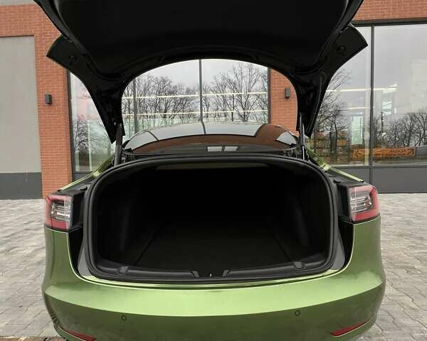 Тесла Модель 3 2021 у Києві на Automoto.ua Чорний Тесла Модель 3, об'ємом двигуна 0 л та пробігом 40 тис. км за 22990 $, фото 46 на Automoto.ua