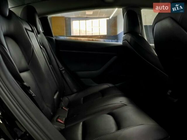 Чорний Тесла Модель 3, об'ємом двигуна 0 л та пробігом 40 тис. км за 21999 $, фото 21 на Automoto.ua