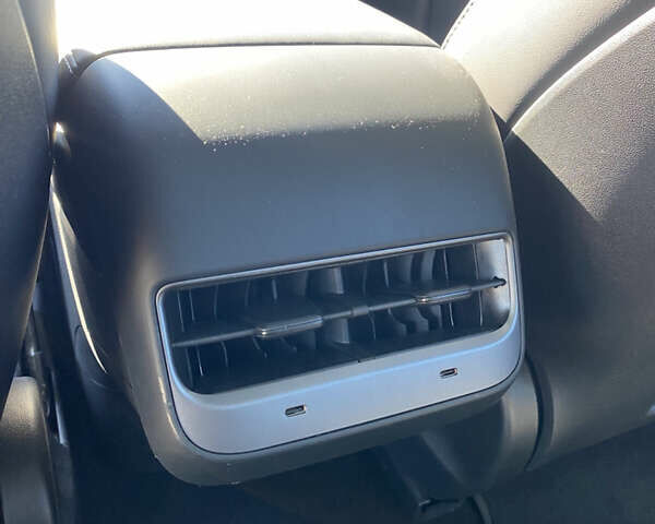 Черный Тесла Модель 3, объемом двигателя 0 л и пробегом 61 тыс. км за 26800 $, фото 29 на Automoto.ua