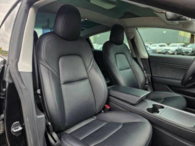 Черный Тесла Модель 3, объемом двигателя 0 л и пробегом 15 тыс. км за 28000 $, фото 9 на Automoto.ua