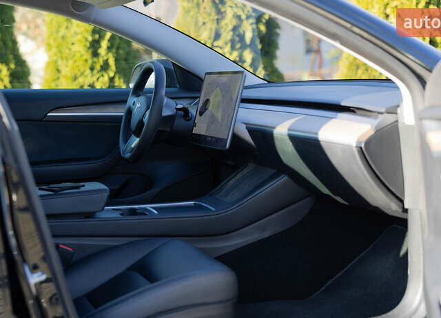 Черный Тесла Модель 3, объемом двигателя 0 л и пробегом 37 тыс. км за 25300 $, фото 12 на Automoto.ua