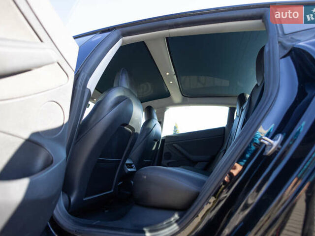 Черный Тесла Модель 3, объемом двигателя 0 л и пробегом 37 тыс. км за 25300 $, фото 25 на Automoto.ua