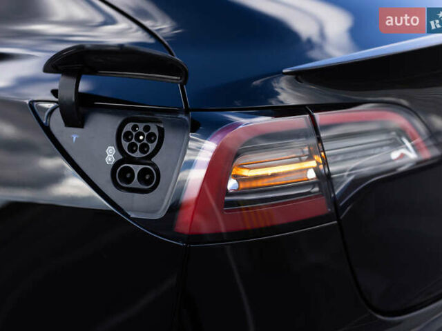 Тесла Модель 3 2021 в Львове на Automoto.ua Черный Тесла Модель 3, объемом двигателя 0 л и пробегом 35 тыс. км за 25499 $, фото 1 на Automoto.ua