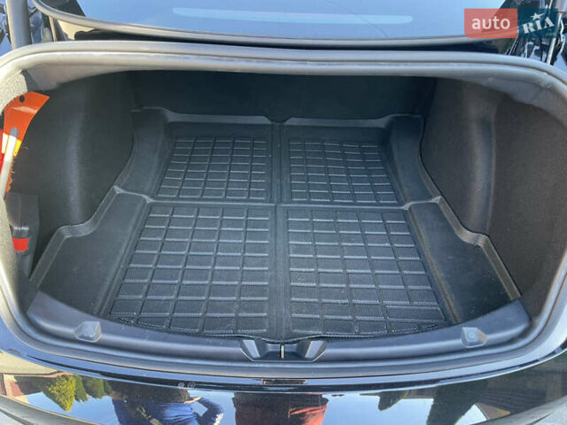 Чорний Тесла Модель 3, об'ємом двигуна 0 л та пробігом 68 тис. км за 21200 $, фото 22 на Automoto.ua