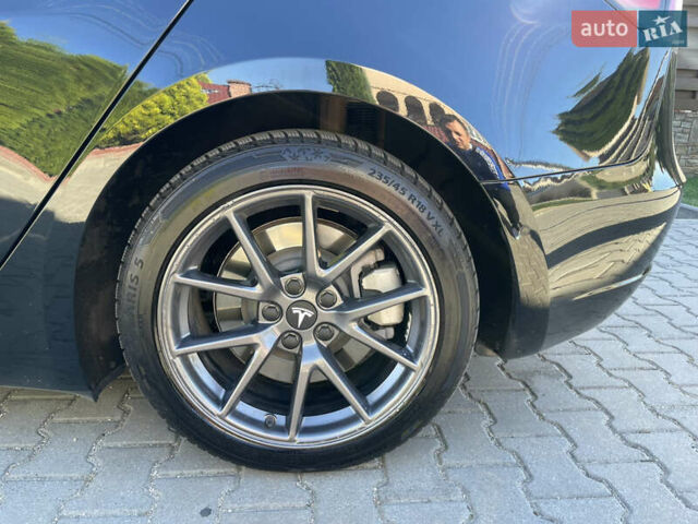 Чорний Тесла Модель 3, об'ємом двигуна 0 л та пробігом 68 тис. км за 21200 $, фото 24 на Automoto.ua