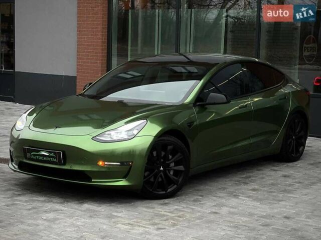 Тесла Модель 3 2021 у Києві на Automoto.ua Чорний Тесла Модель 3, об'ємом двигуна 0 л та пробігом 40 тис. км за 22990 $, фото 1 на Automoto.ua
