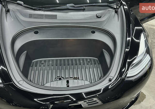 Чорний Тесла Модель 3, об'ємом двигуна 0 л та пробігом 59 тис. км за 23500 $, фото 28 на Automoto.ua