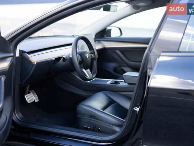 Тесла Модель 3 2021 в Львове на Automoto.ua Черный Тесла Модель 3, объемом двигателя 0 л и пробегом 35 тыс. км за 25499 $, фото 38 на Automoto.ua