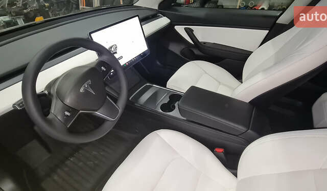 Черный Тесла Модель 3, объемом двигателя 0 л и пробегом 30 тыс. км за 16500 $, фото 1 на Automoto.ua