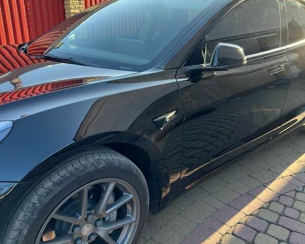 Черный Тесла Модель 3, объемом двигателя 0 л и пробегом 31 тыс. км за 22222 $, фото 2 на Automoto.ua