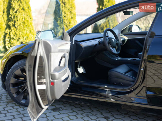 Черный Тесла Модель 3, объемом двигателя 0 л и пробегом 37 тыс. км за 25300 $, фото 14 на Automoto.ua