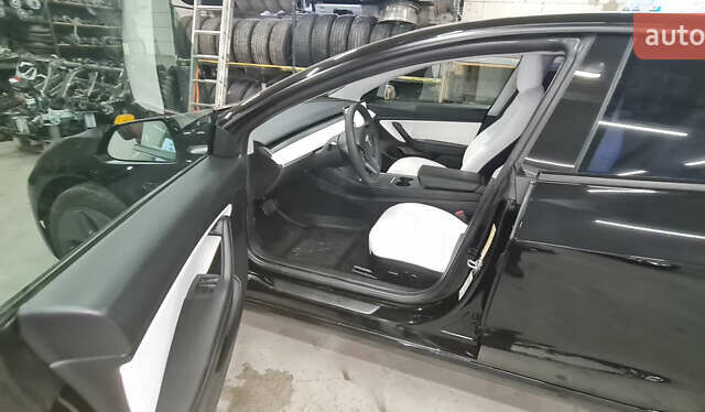 Черный Тесла Модель 3, объемом двигателя 0 л и пробегом 30 тыс. км за 16500 $, фото 11 на Automoto.ua