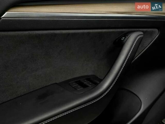 Чорний Тесла Модель 3, об'ємом двигуна 0 л та пробігом 40 тис. км за 21999 $, фото 8 на Automoto.ua