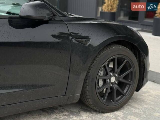 Тесла Модель 3 2021 у Києві на Automoto.ua Чорний Тесла Модель 3, об'ємом двигуна 0 л та пробігом 159 тис. км за 17800 $, фото 9 на Automoto.ua